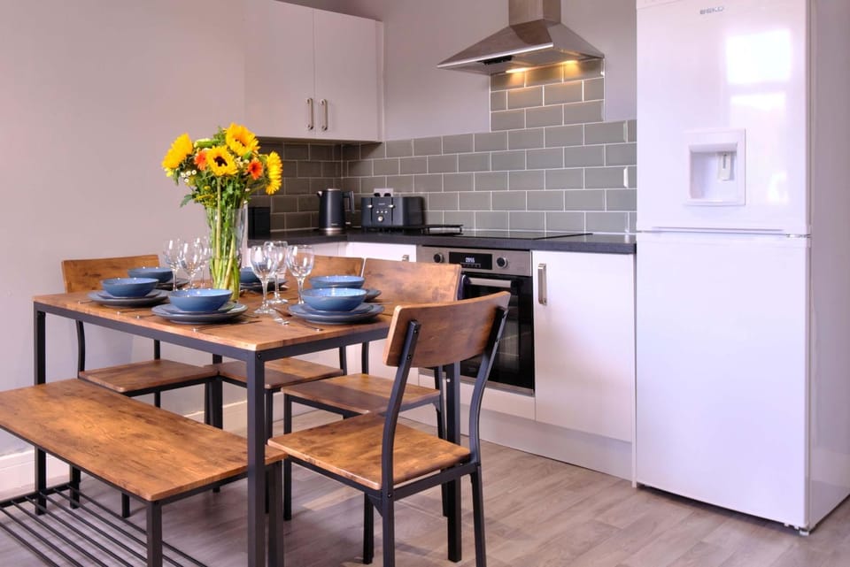 Kitchen or kitchenette, Dining area, kitchen
