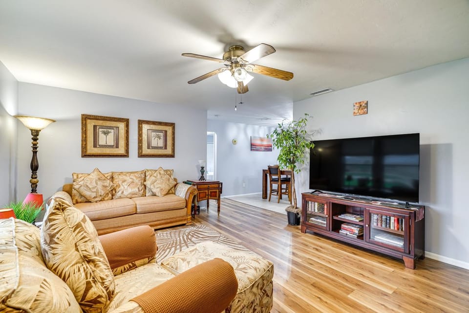 Canalfront Cape Coral Home: Fish, Swim & Lounge! House in Cape Coral