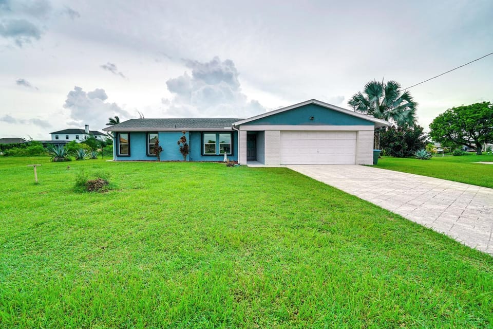 Canalfront Cape Coral Home: Fish, Swim & Lounge! House in Cape Coral