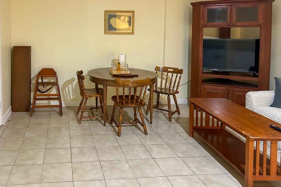 Walkable Mobile Apartment w/ Fenced-In Yard Apartment in Mobile