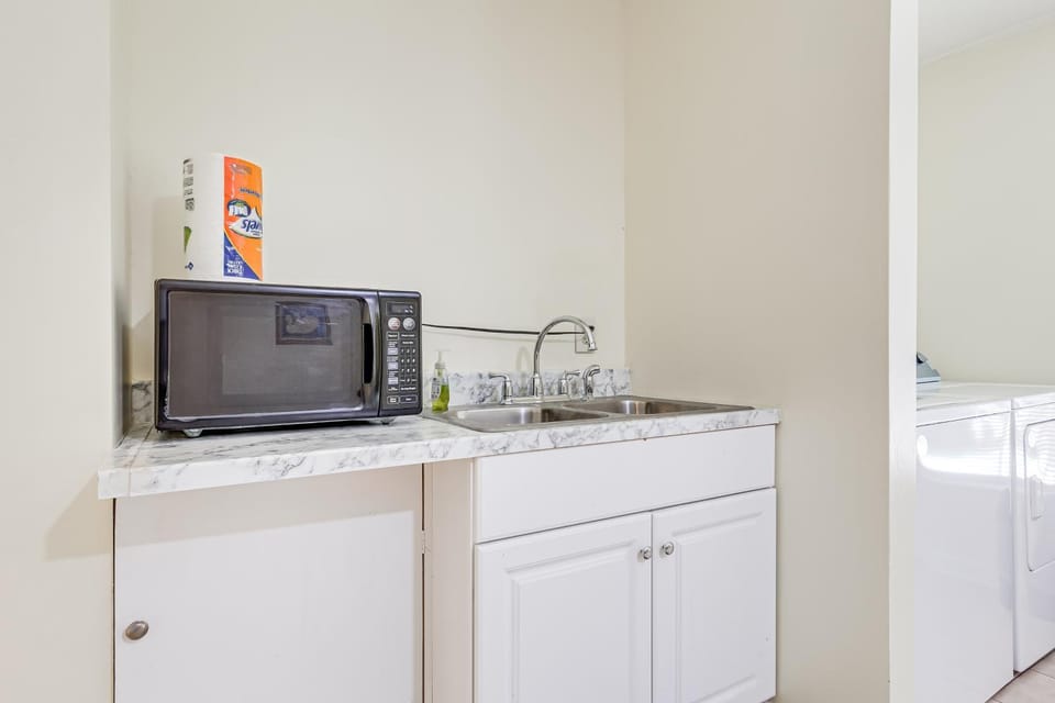 Walkable Mobile Apartment w/ Fenced-In Yard Apartment in Mobile