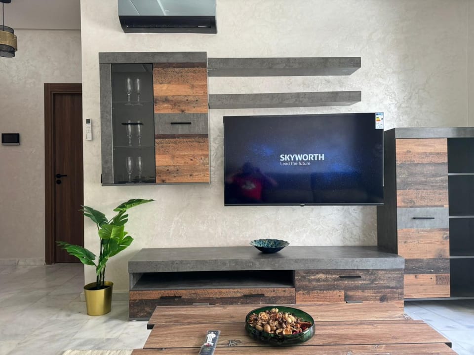 Communal lounge/ TV room, TV and multimedia, Living room, Evening entertainment
