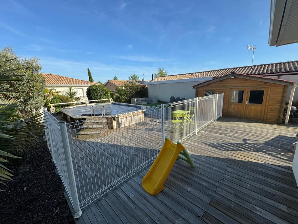 Balcony/Terrace, Swimming pool