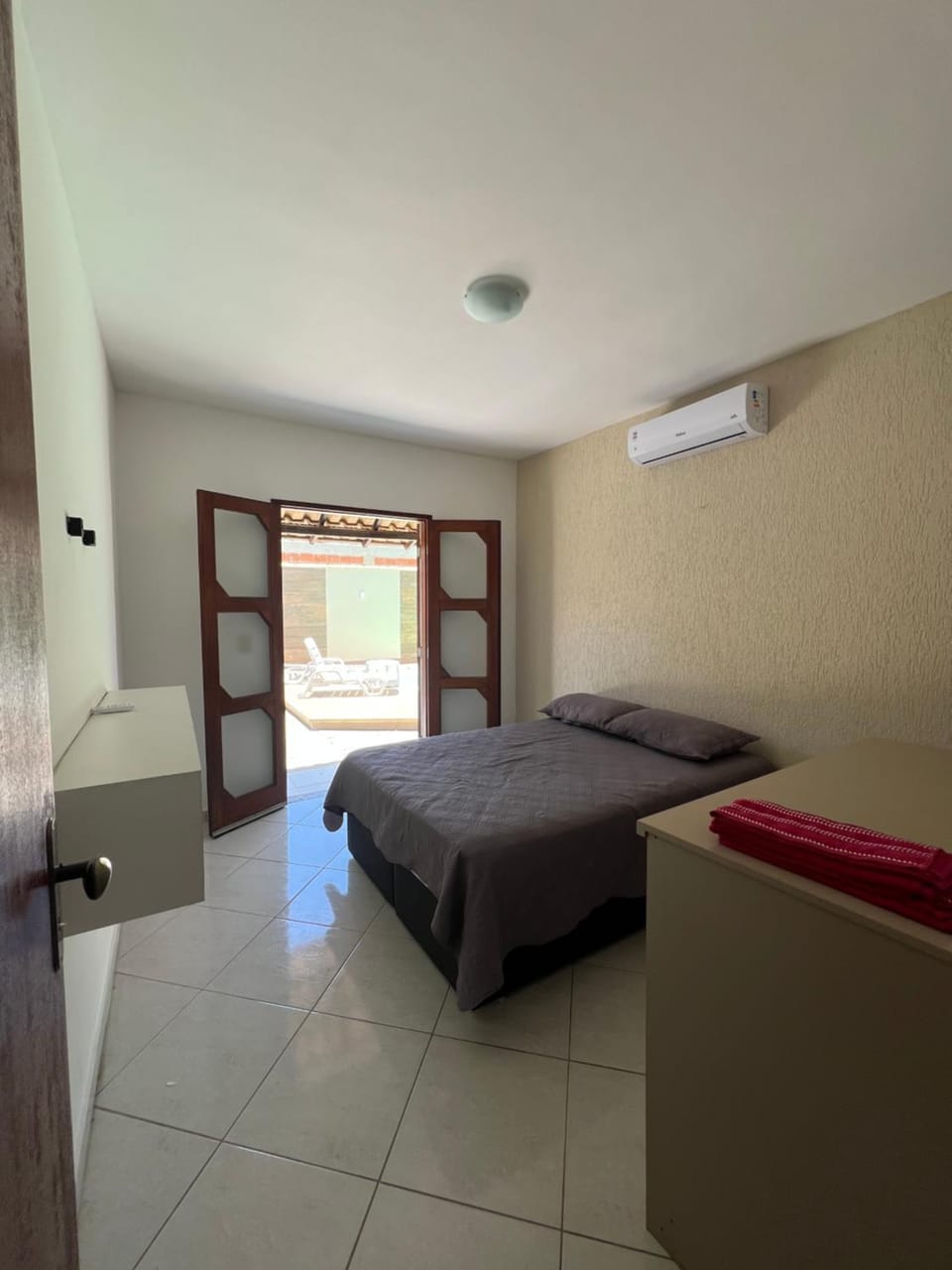 Casa com piscina, churrasqueira e ar condicionado em condomínio House in Cabo Frio