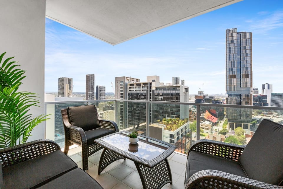 Central 2-Bed with Parking & Stunning Views Apartment in Parramatta