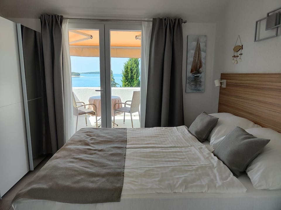 Bedroom, Sea view