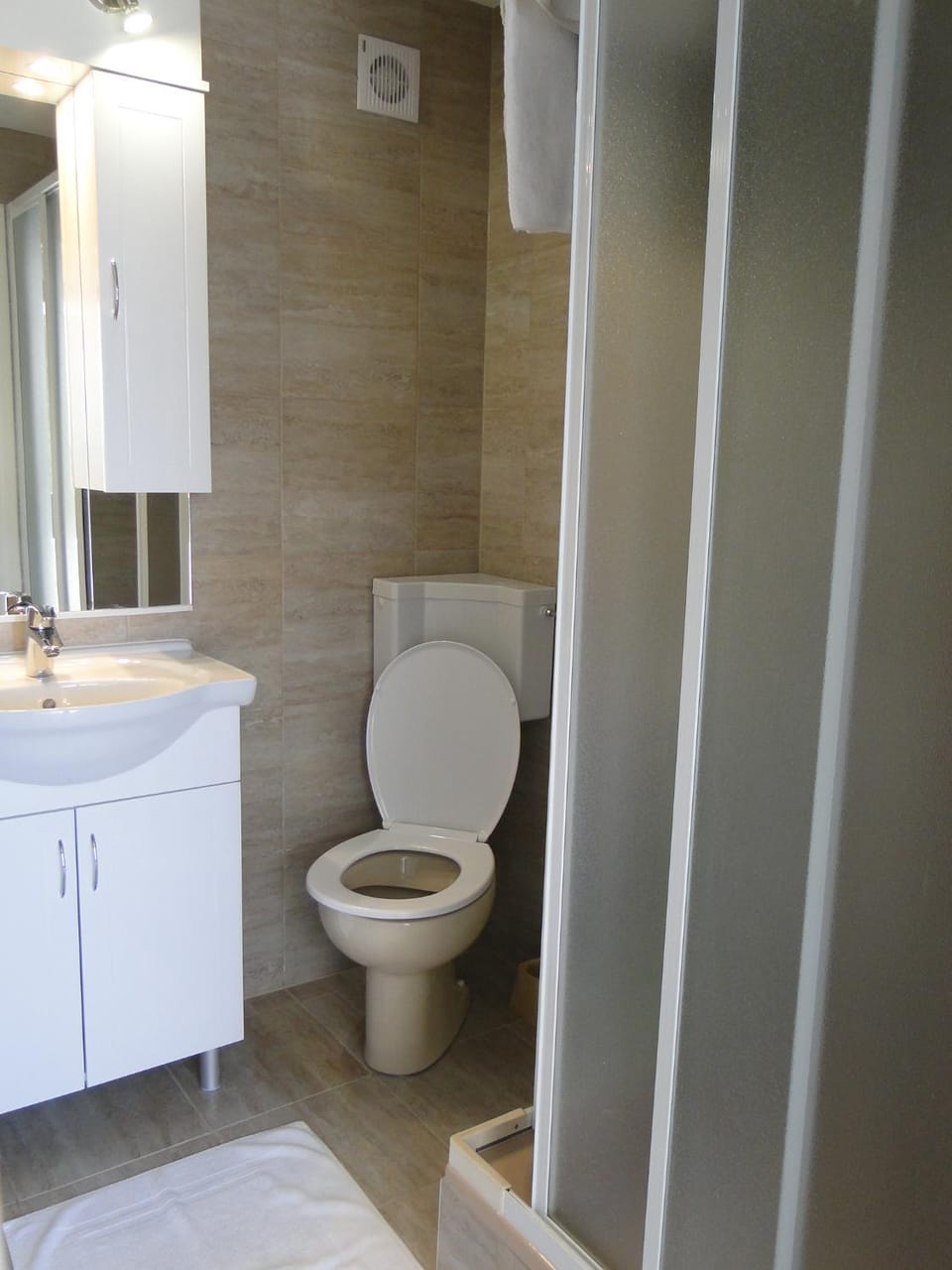 Shower, Toilet, Bathroom