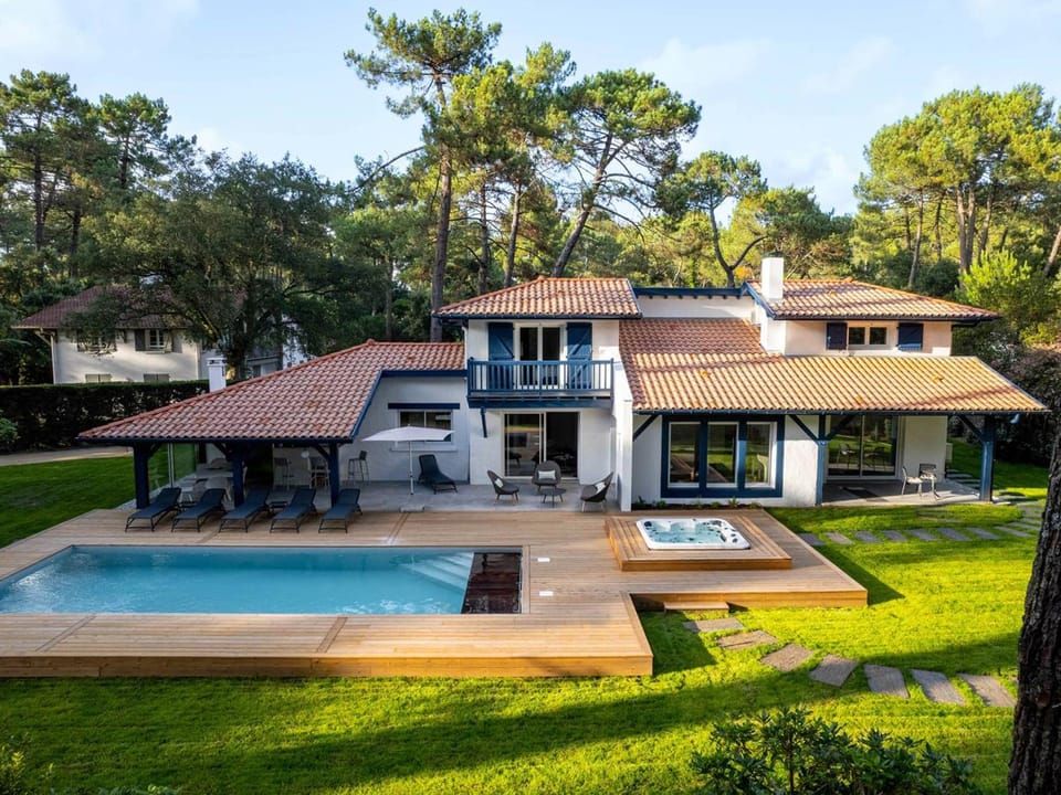 Villa de luxe avec piscine chauffée, jacuzzi, sauna au cœur de la forêt des Landes - FR-1-791-24 Villa in Hossegor