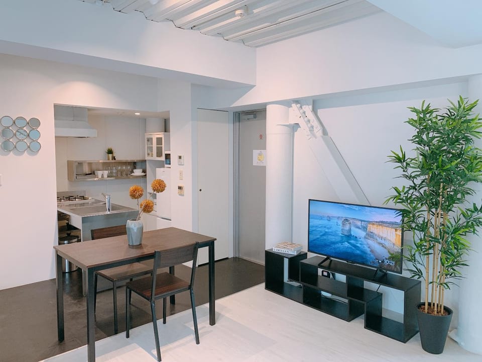 TV and multimedia, Kitchen or kitchenette, Living room, minibar