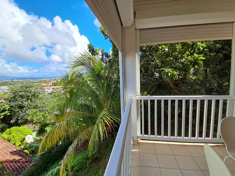 View (from property/room), Balcony/Terrace, Garden view, Sea view
