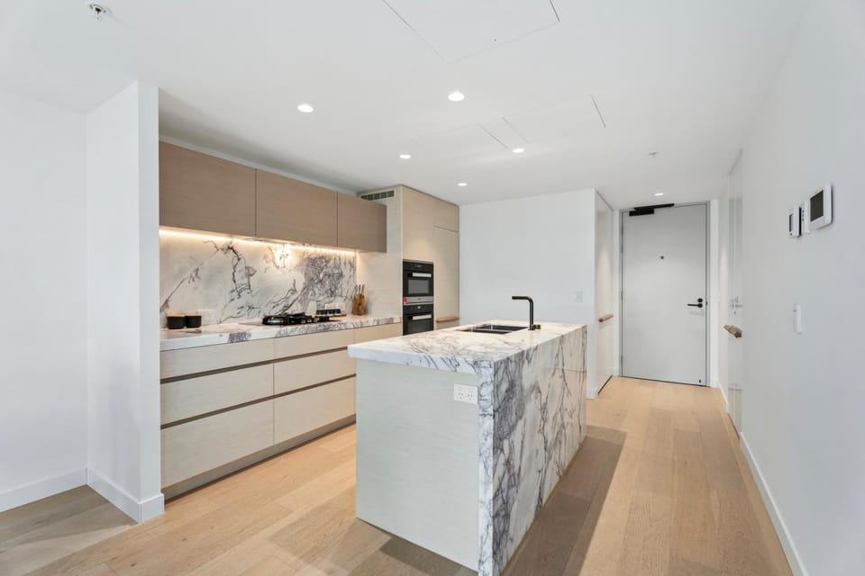 Jewel Beachfront Residences - Hosted by Coastal Letting Co. Apartment in Surfers Paradise