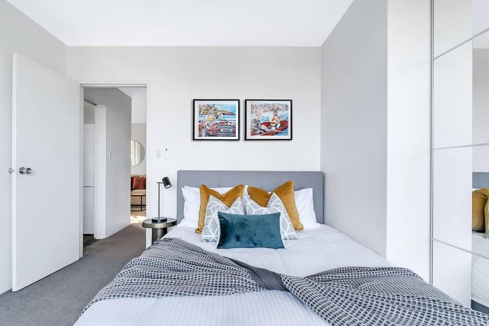 'The Crows Nest=' - Stylish =& Chic, North Sydney Apartment in Sydney