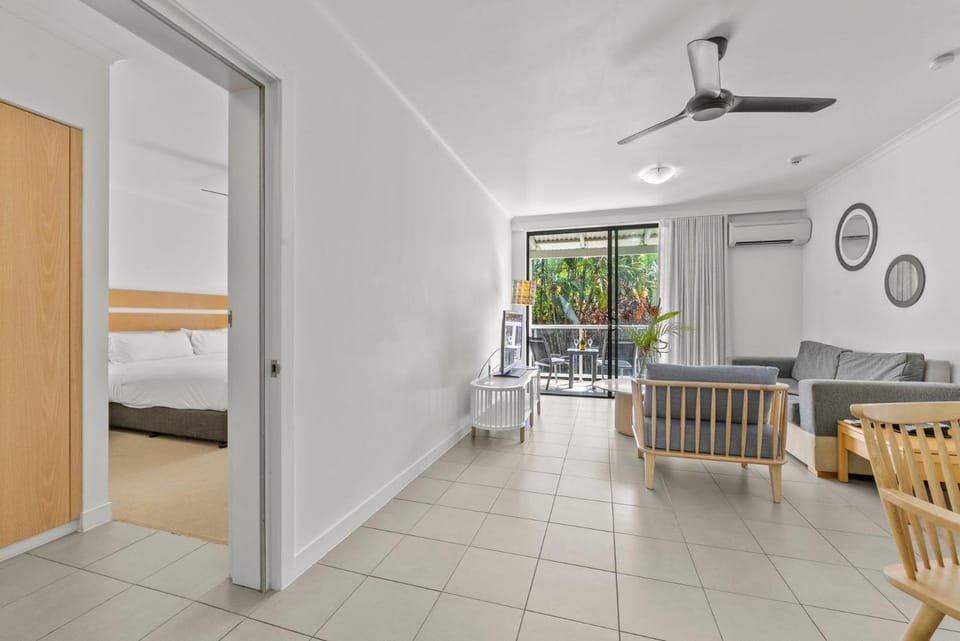 1104 and 1105 Oaks Resort Apartment in Port Douglas