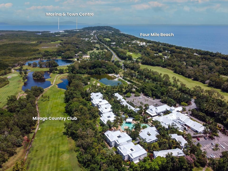 1104 and 1105 Oaks Resort Apartment in Port Douglas
