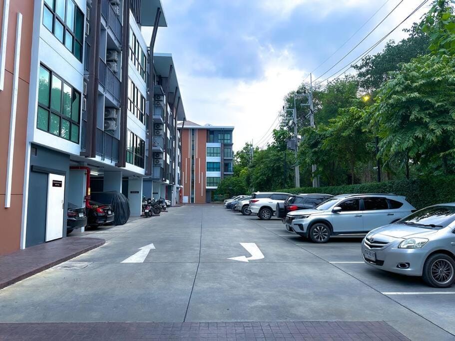 Condo Near Chiang Mai Airport Apartment in Chiang Mai