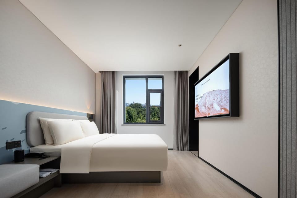 Atour Light Hotel Jinan The Laming Lake Scenic Area Hotel in Shandong