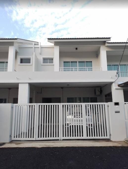 Property building, Balcony/Terrace