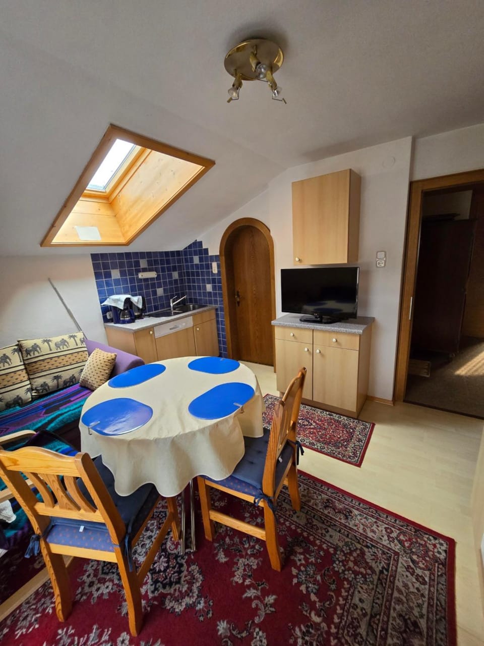 TV and multimedia, Kitchen or kitchenette, Dining area