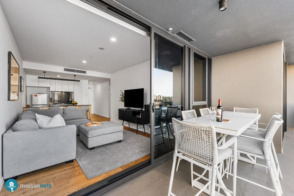 South Brisbane Apartment with Pool Apartment in Brisbane City