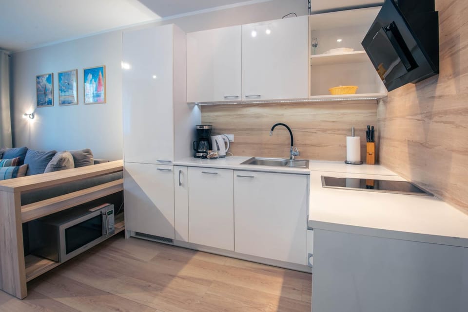 TV and multimedia, Coffee/tea facilities, Kitchen or kitchenette, stove