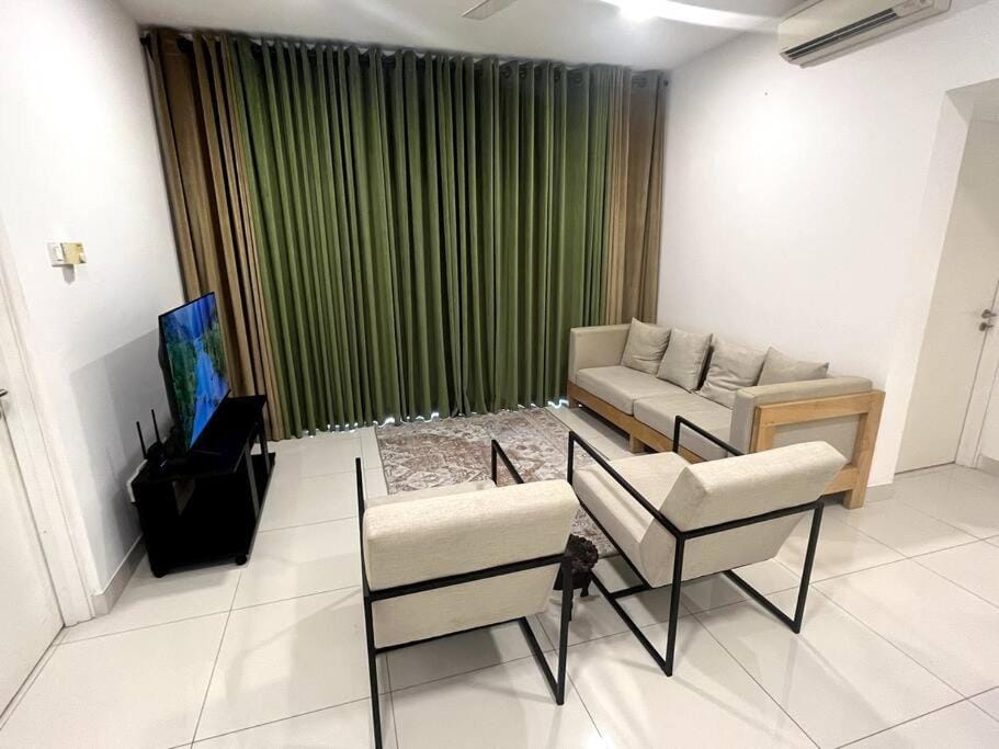 TV and multimedia, Seating area