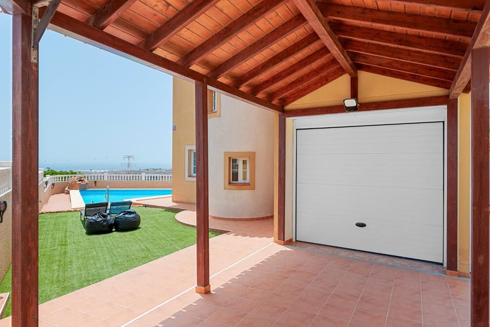 Balcony/Terrace, Parking, sunbed