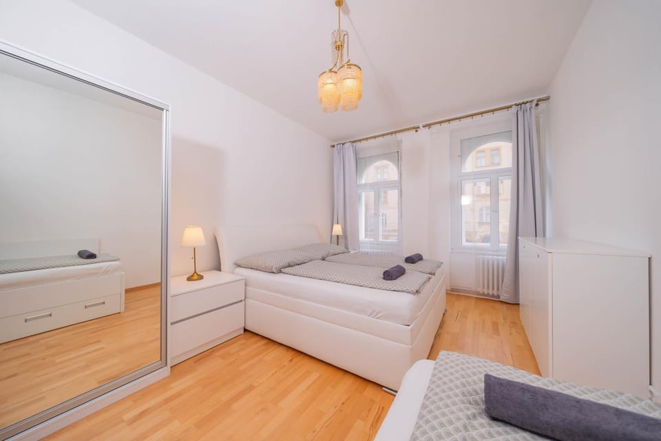 Bed, Bedroom, towels, wardrobe