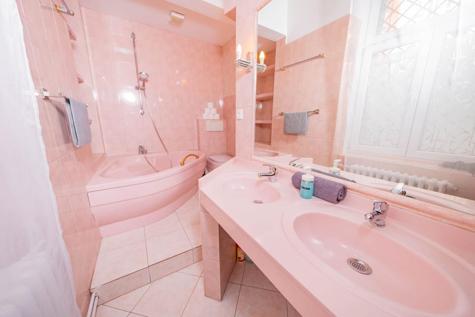 Bathroom, Bath
