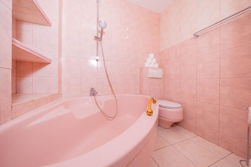 Bathroom, Bath
