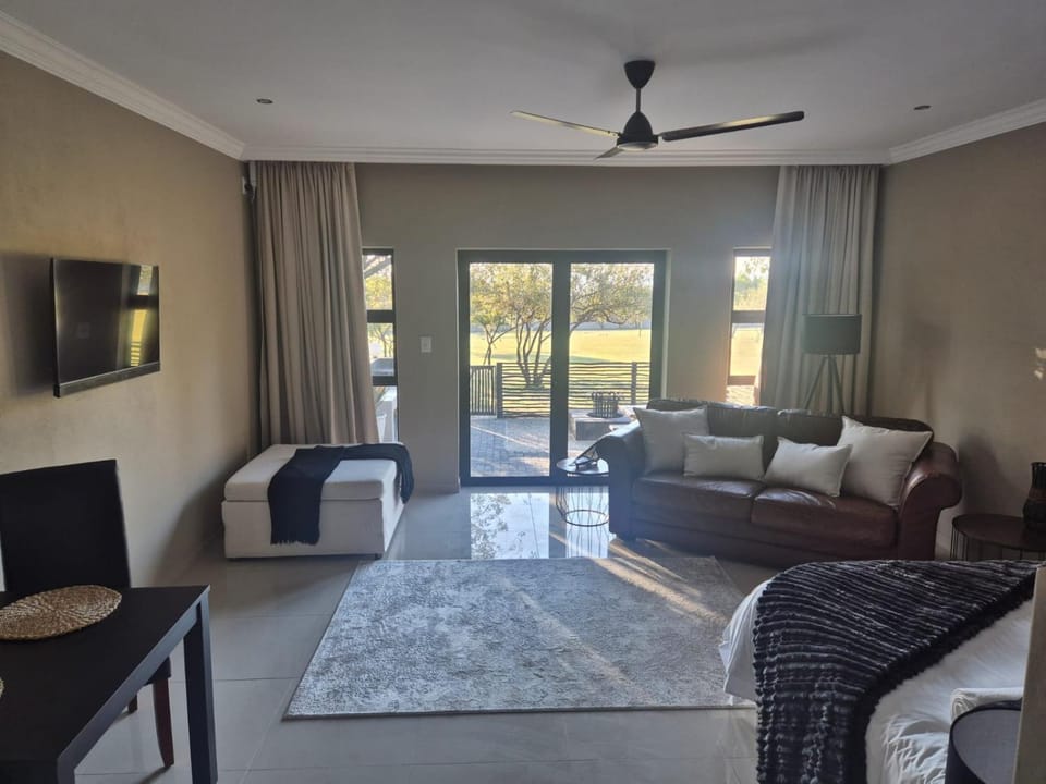 Bed, TV and multimedia, Living room, Bedroom