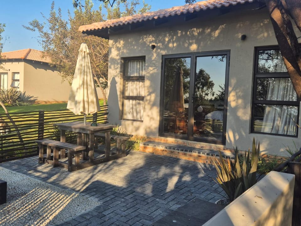 Patio, Dining area