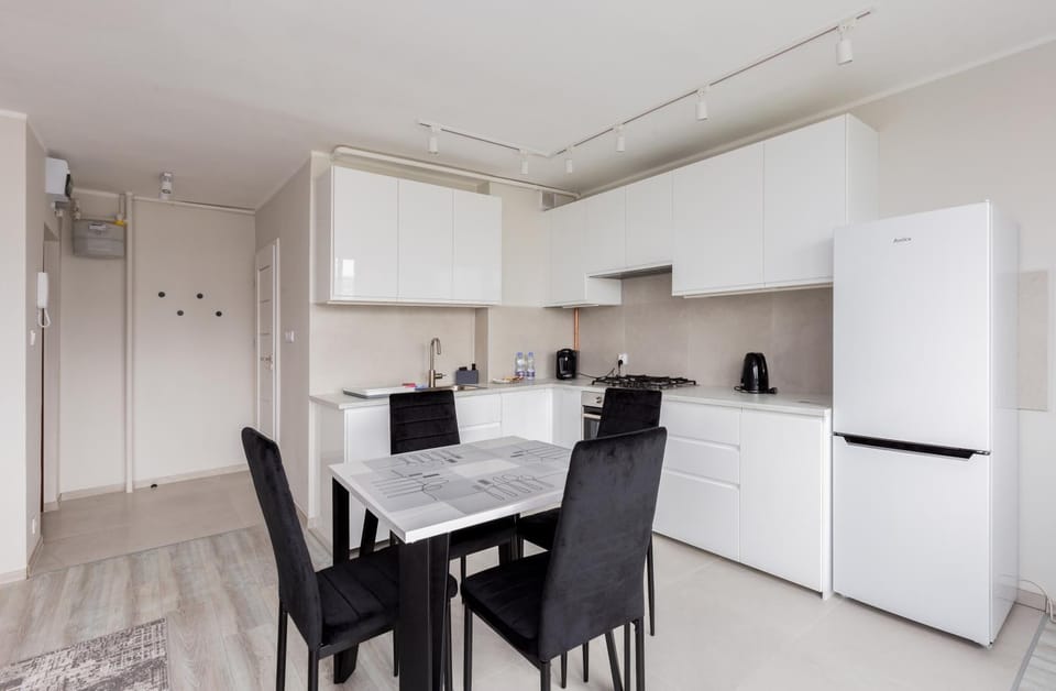 Kitchen or kitchenette, Dining area, dishwasher, oven, stove