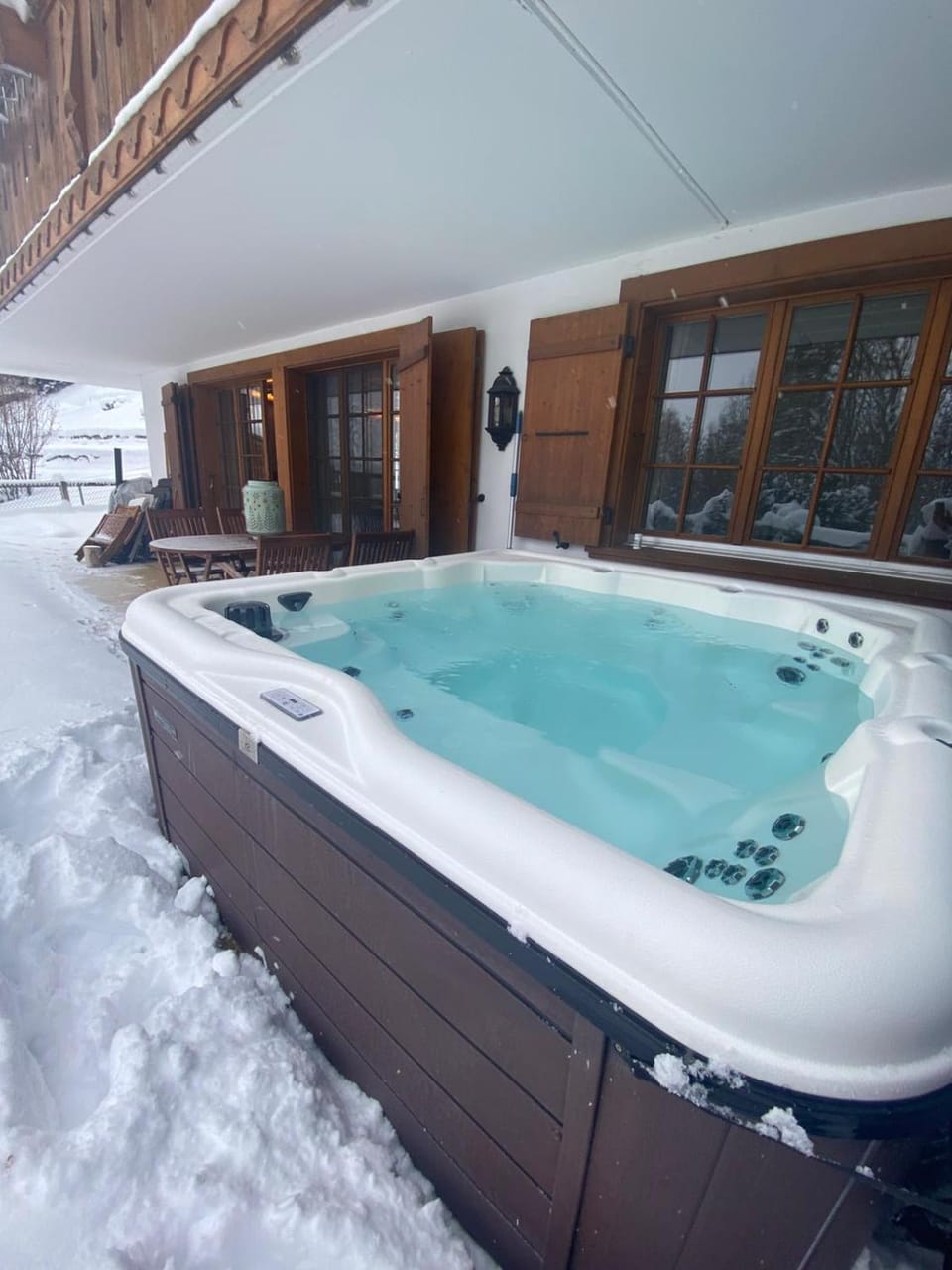 Luxurious Flat with Jacuzzi Sauna Apartment in Saanen