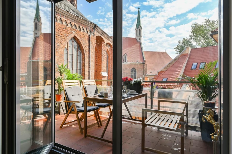Patio, Day, View (from property/room), Balcony/Terrace, Living room, Seating area, Dining area