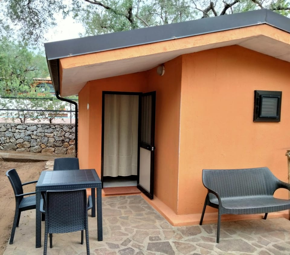 Property building, Patio, Day