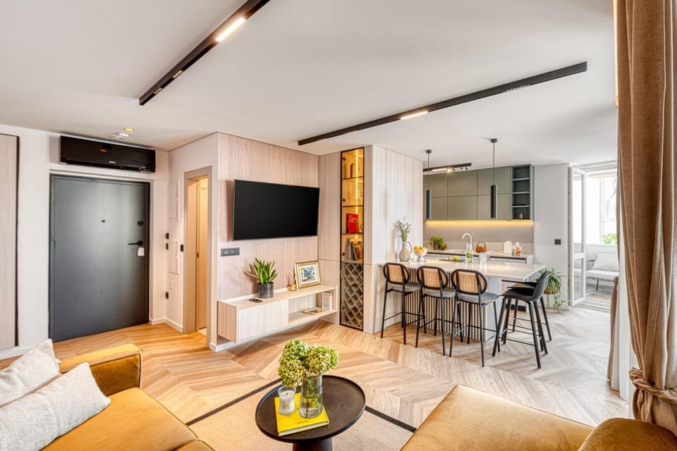 Communal lounge/ TV room, TV and multimedia, Kitchen or kitchenette, Living room, Seating area, Dining area