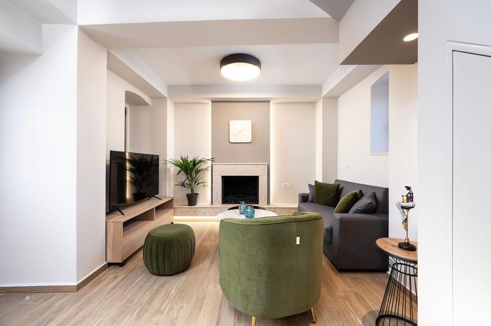 TV and multimedia, Living room, Seating area