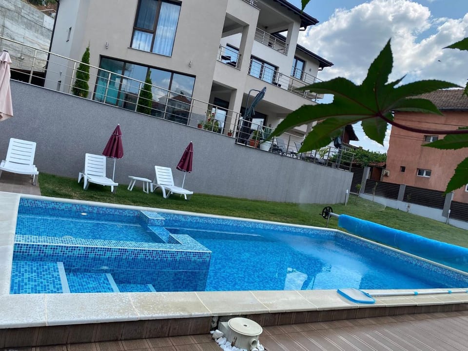 Pool view, Swimming pool, sunbed
