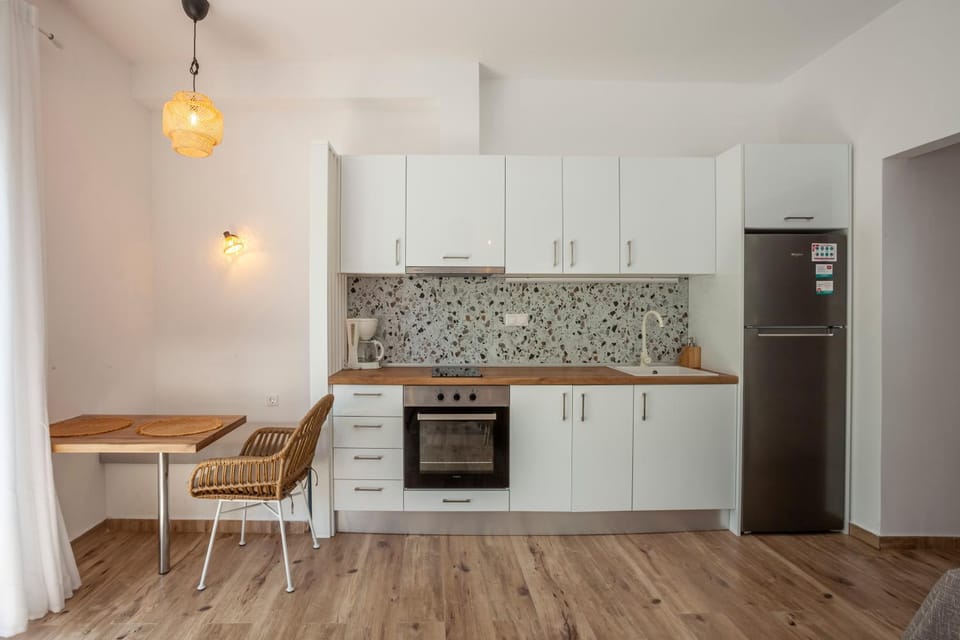 Kitchen or kitchenette, oven, stove