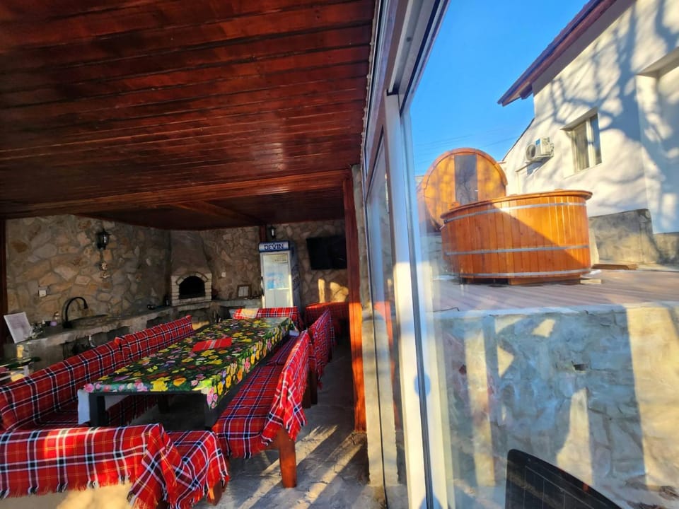 BBQ facilities, Seating area