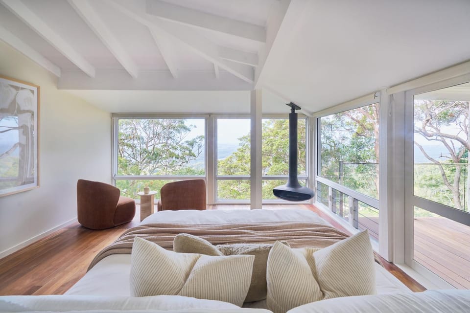 Bed, Living room, Photo of the whole room, Seating area, Bedroom