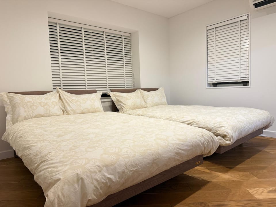 Bed, Photo of the whole room, Bedroom, air conditioner
