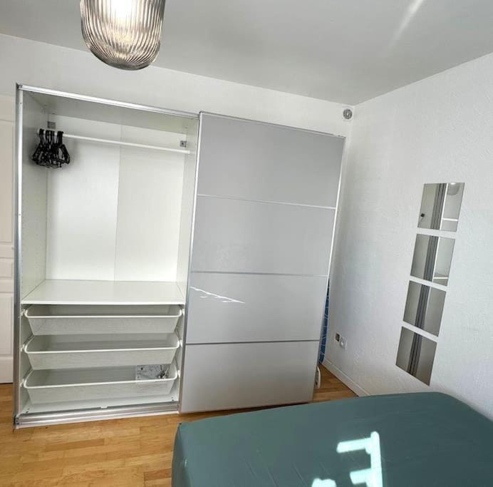Bedroom, wardrobe