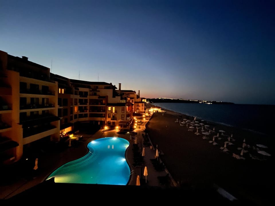 Night, Sea view, Location