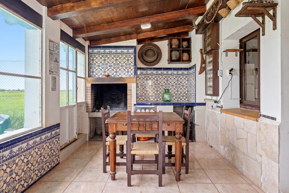 Property building, Kitchen or kitchenette, Living room