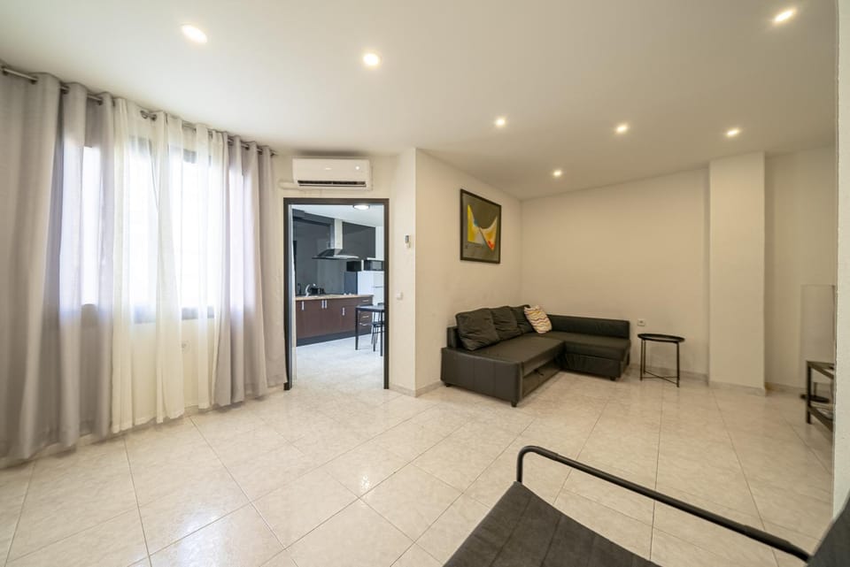 Piso de 2 dormitorios Donoso Cortes primero Apartment in Alicante