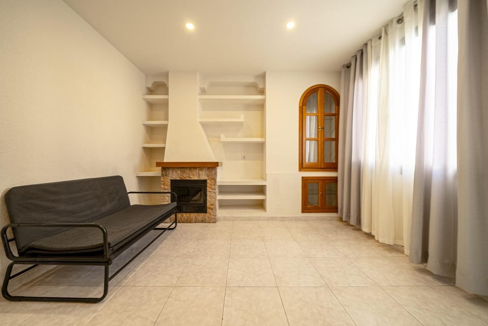 Piso de 2 dormitorios Donoso Cortes primero Apartment in Alicante