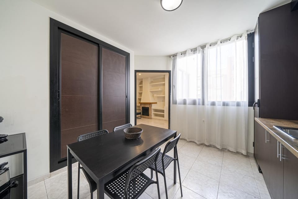 Piso de 2 dormitorios Donoso Cortes primero Apartment in Alicante
