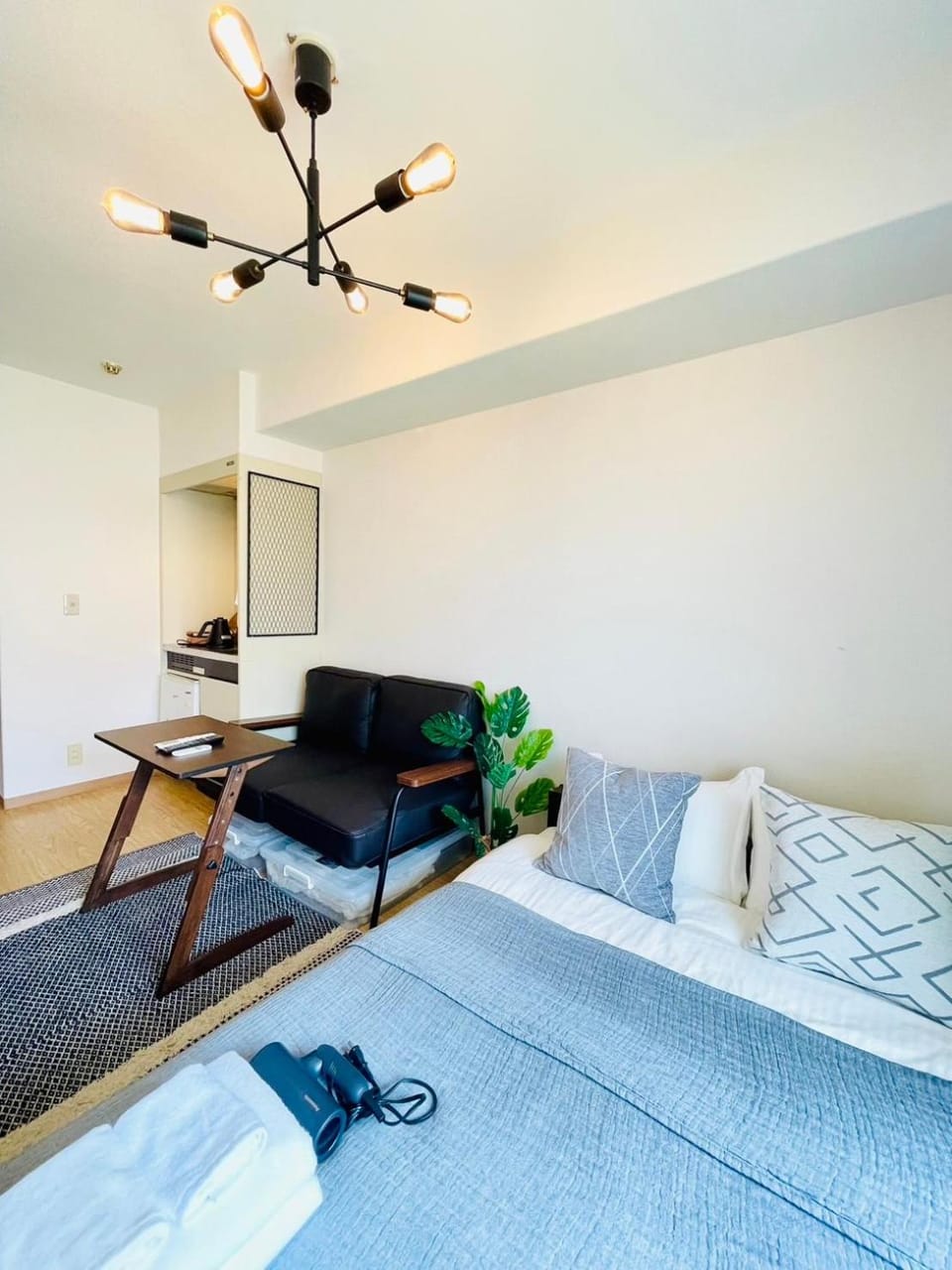 Bed, Living room, Seating area