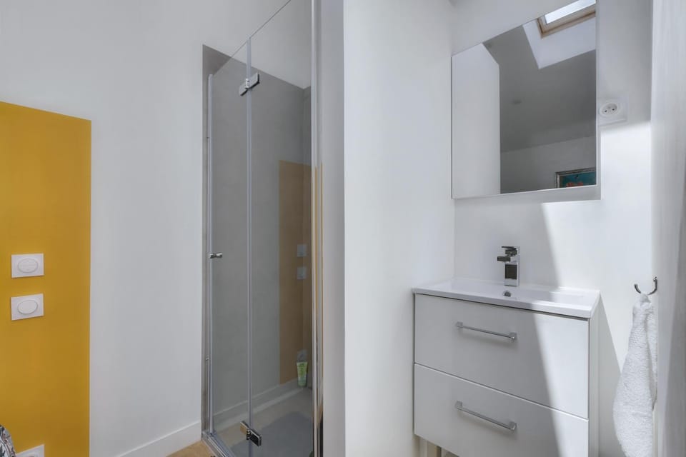 Shower, Bathroom